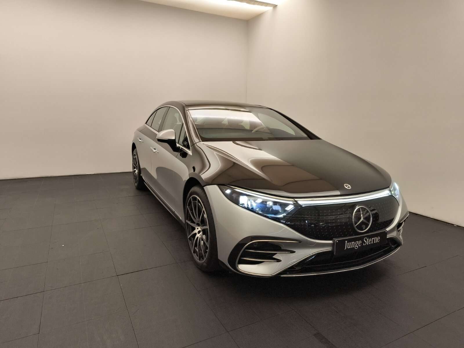 Mercedes-Benz EQS