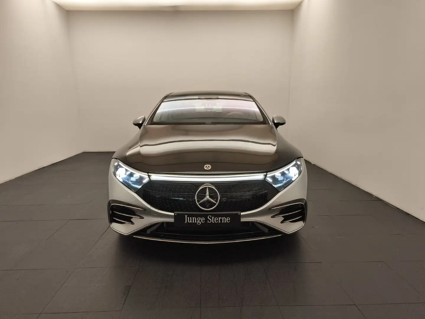 Mercedes-Benz EQS EQS 580 4M AMG Edition 1 Premium 21 Zoll Sitzklima Silber - 2