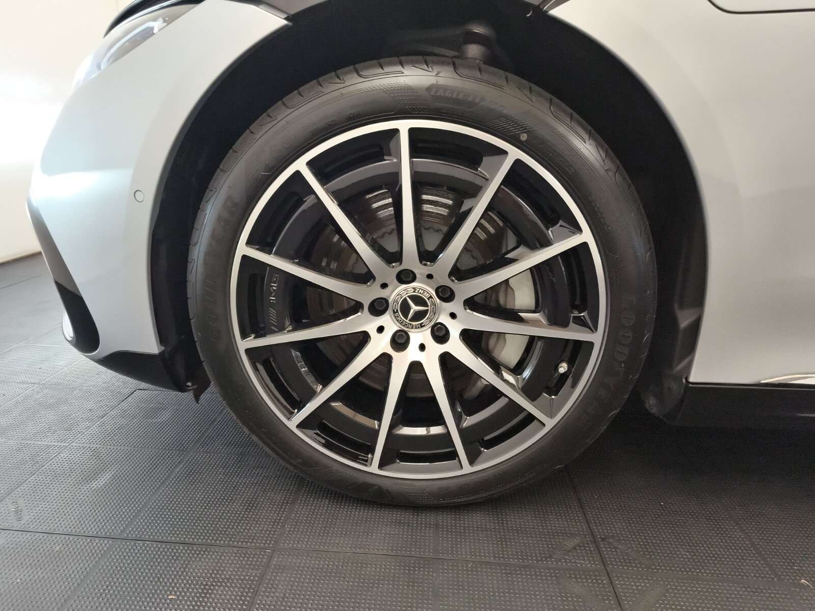 Mercedes-Benz EQS