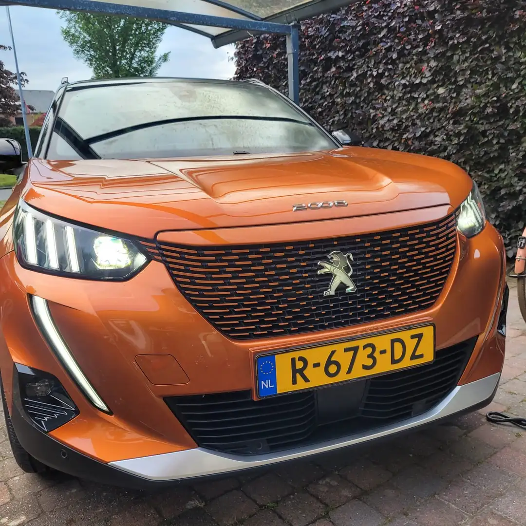 Peugeot 2008 2008 EV GT Pack 50 kWh Oranje - 1