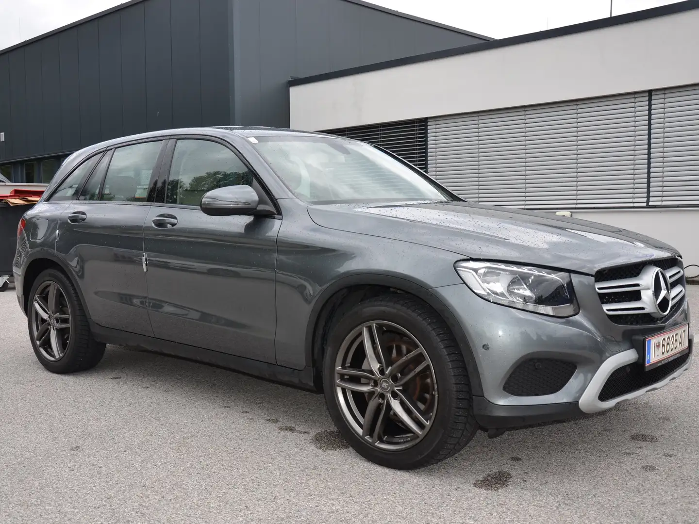 Mercedes-Benz GLC 220 GLC 220d 4MATIC Aut. Grau - 1