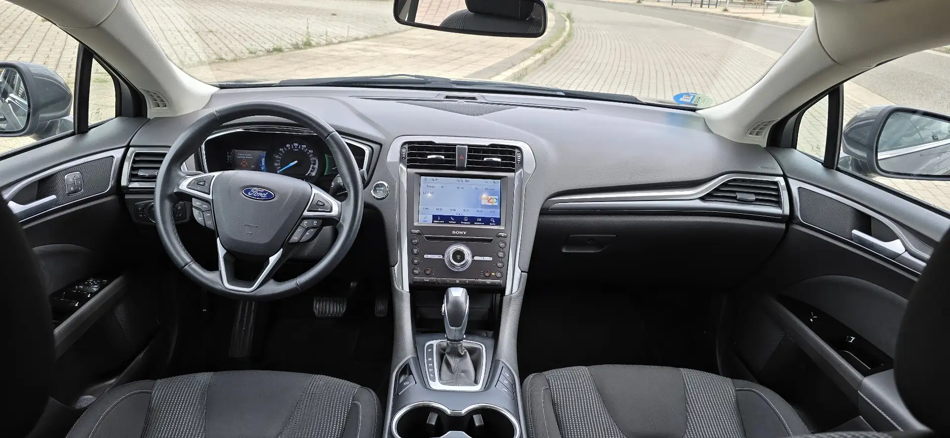 Ford Mondeo Sedán 2.0 HEV Titanium - 1