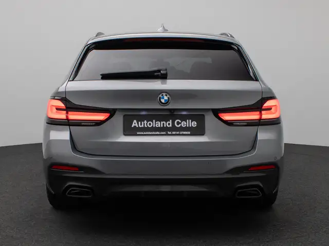 BMW 5 Series view 8