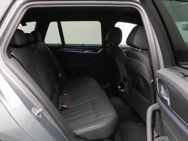 BMW 5 Series view 27