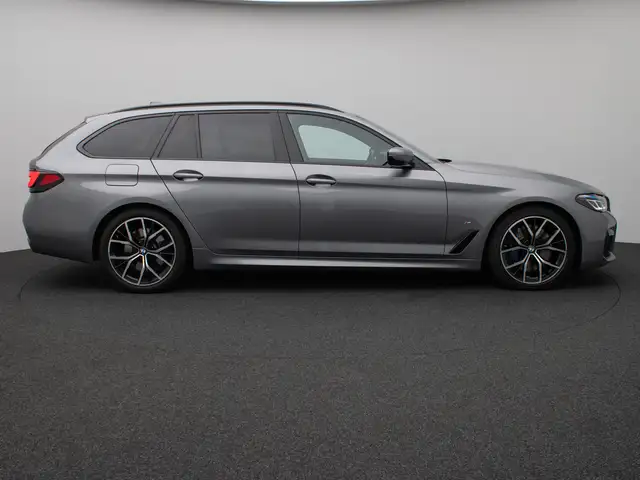 BMW 5 Series view 5