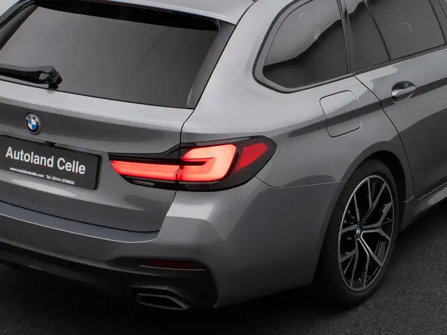 BMW 5 Series view 16