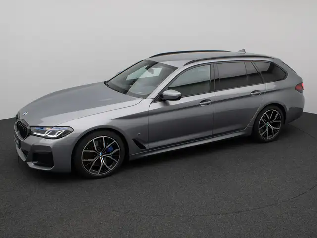 BMW 5 Series view 12