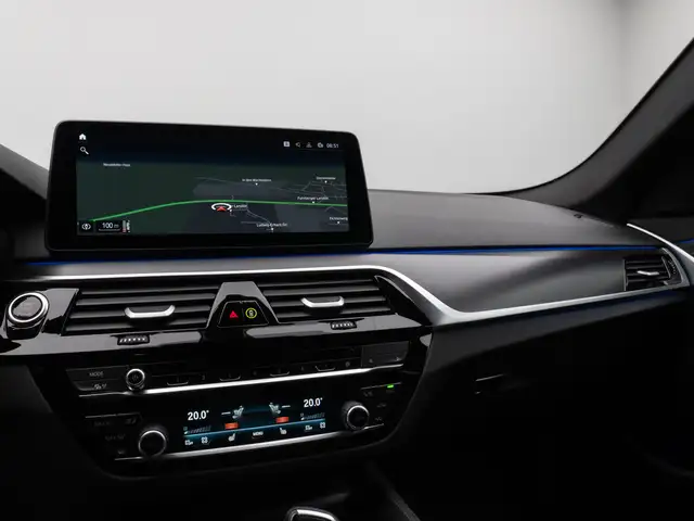 BMW 5 Series view 22