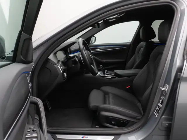 BMW 5 Series view 20