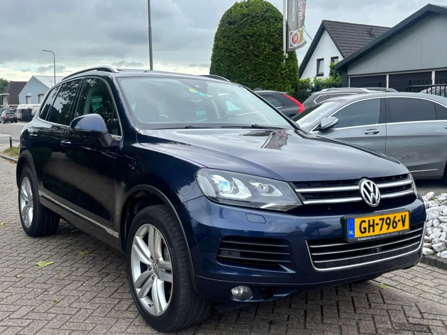 Volkswagen Touareg 3.0 TDI Highline 2011 Panorama Led Xenon Blauw - 2