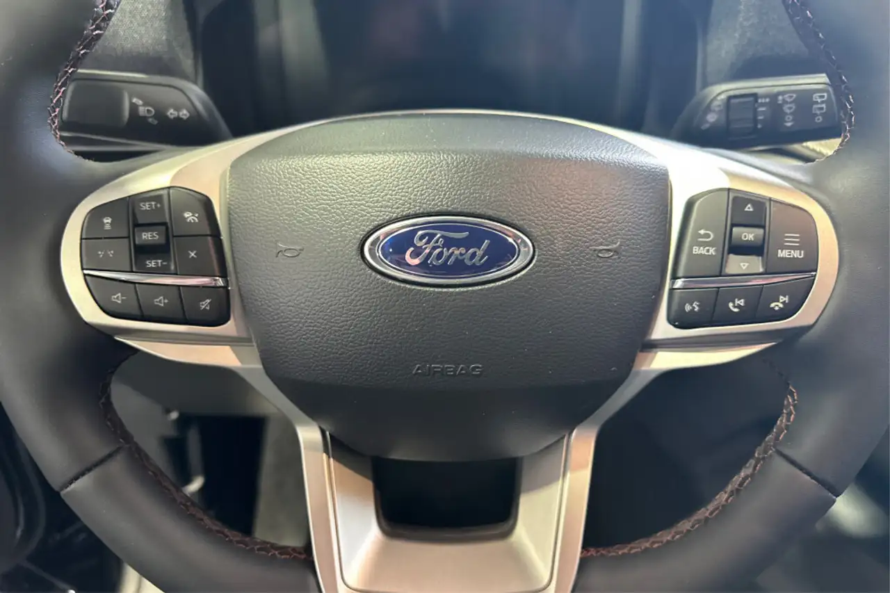 Ford Explorer photo Ford Explorer