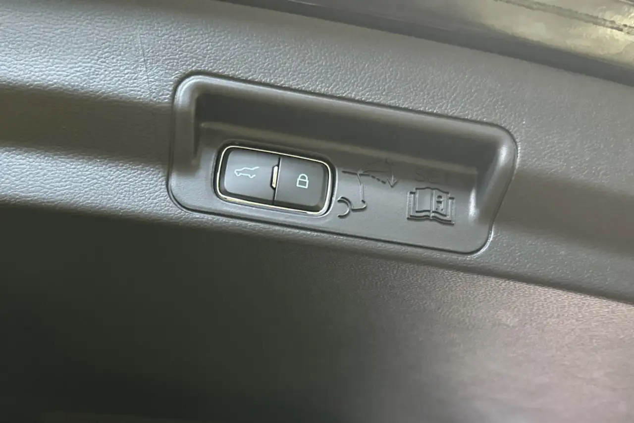 Ford Explorer photo Ford Explorer