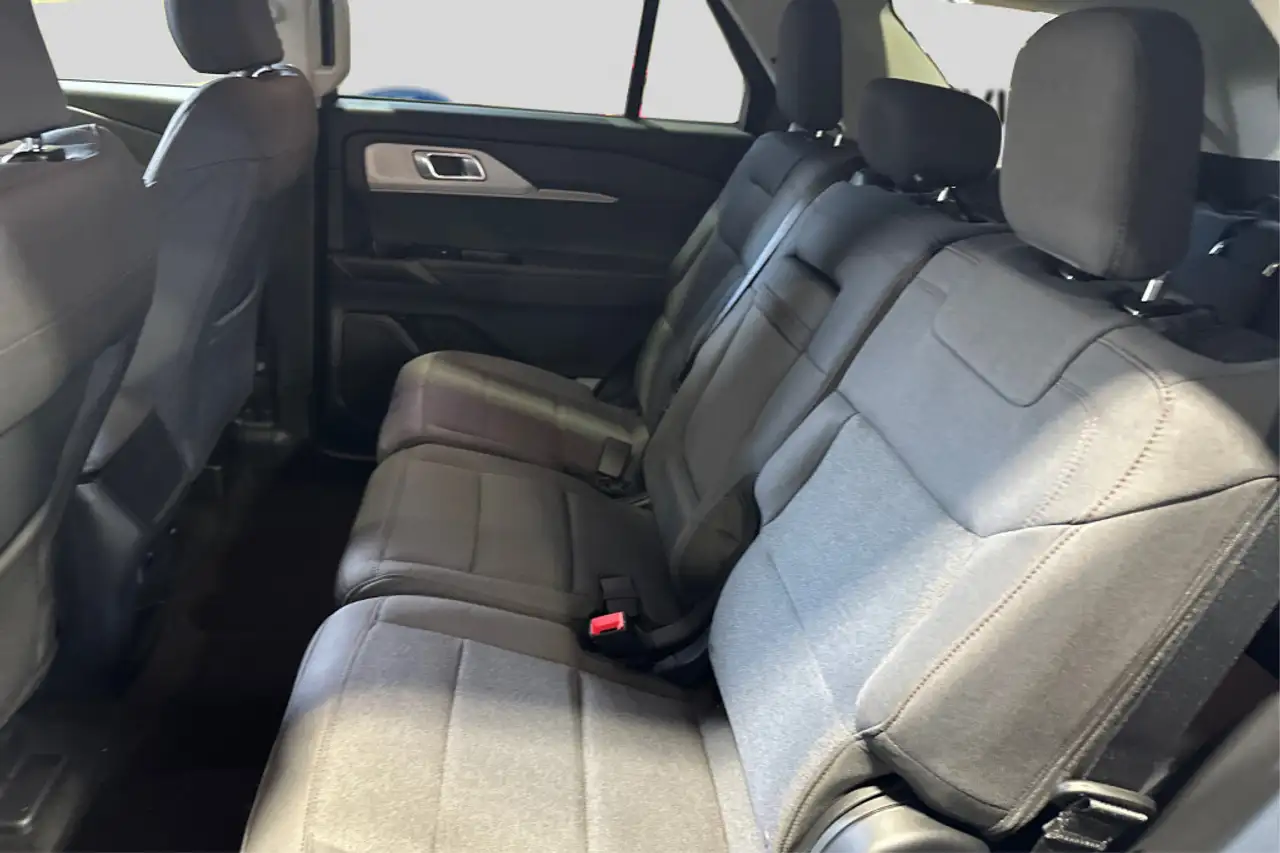Ford Explorer photo Ford Explorer