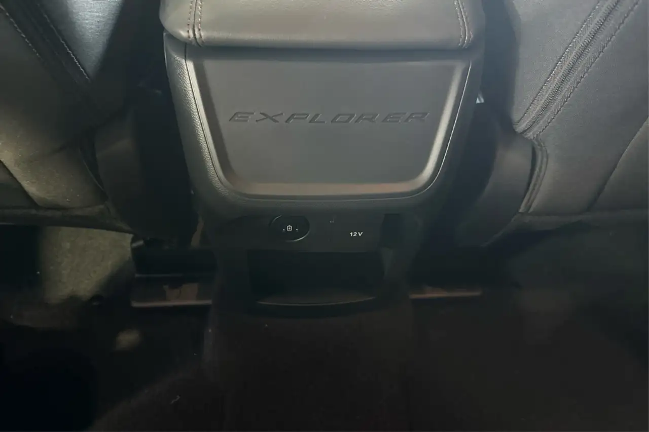 Ford Explorer photo Ford Explorer