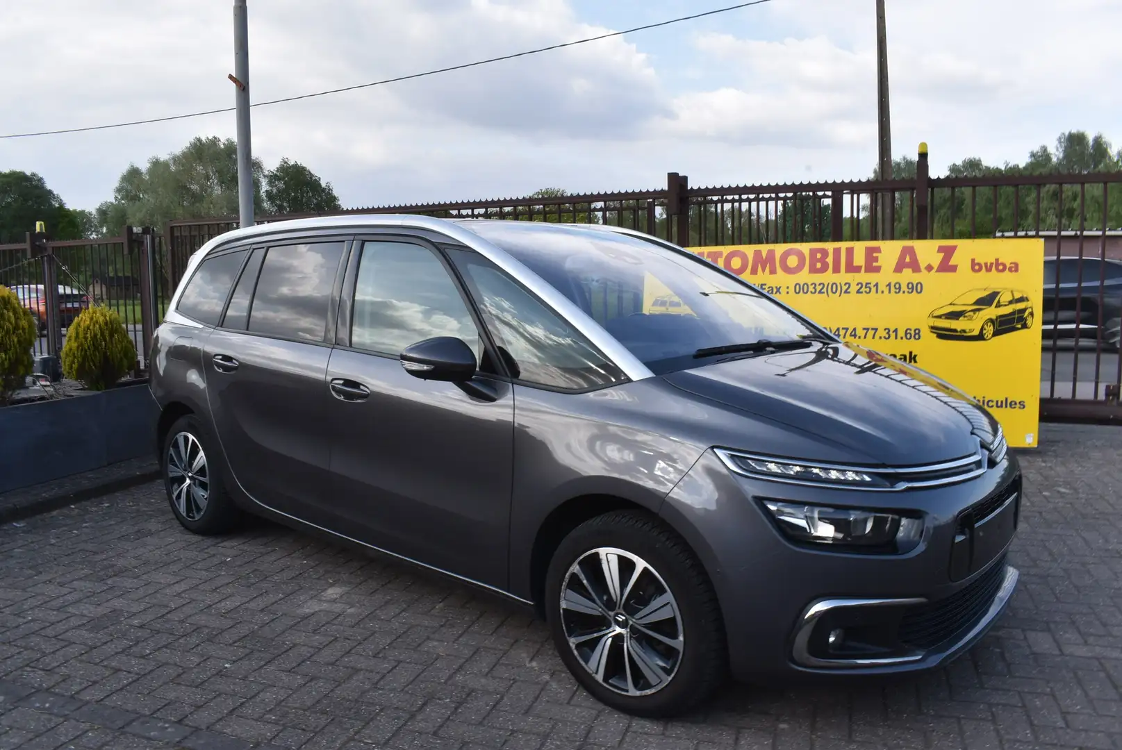 Citroen Grand C4 SpaceTourer 1.5 BlueHDi Shine 7PL/ GPS ***DESTOCKAGE B2B*** Bruin - 1