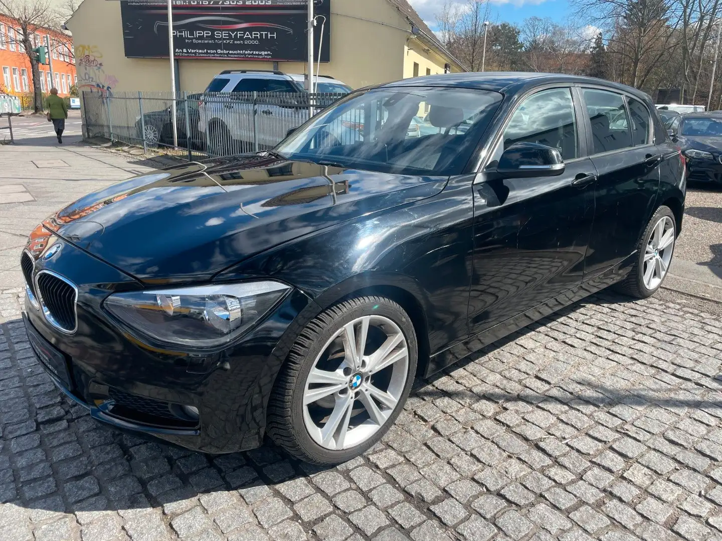 BMW 116 i LIM.*AUT.*KLIMA*PDC*STZHZ* Schwarz - 1