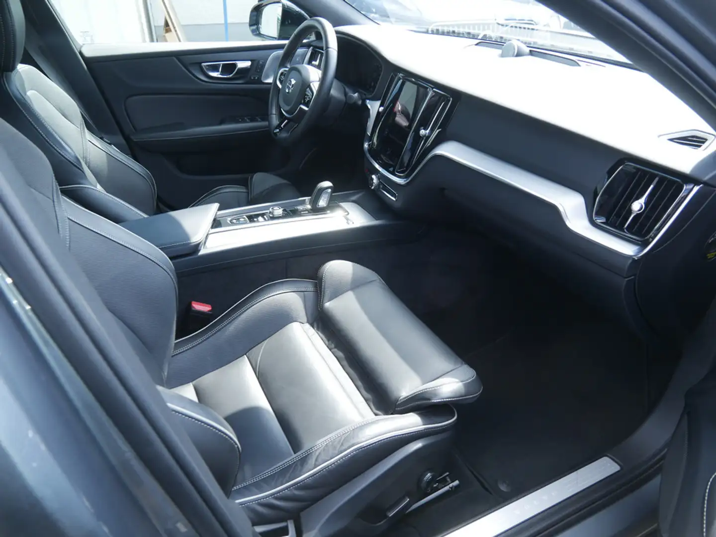 Volvo S60 B5 Plus PDC SHZ KAMERA NAVI B&W ACC LED Gris - 2