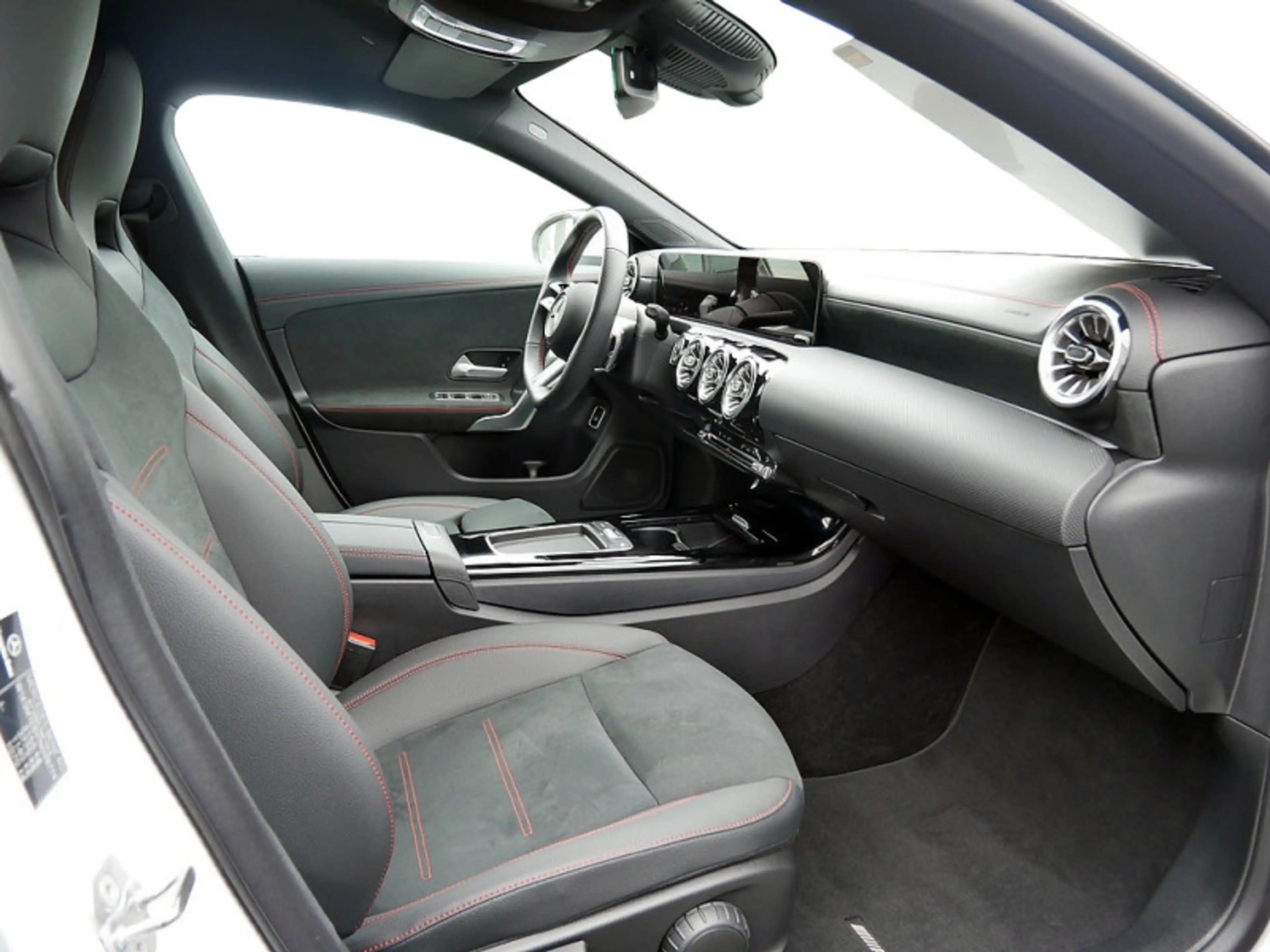Mercedes-Benz CLA 220 d SB , AMG KAMERA SPUR PDC SHZ — photo 7