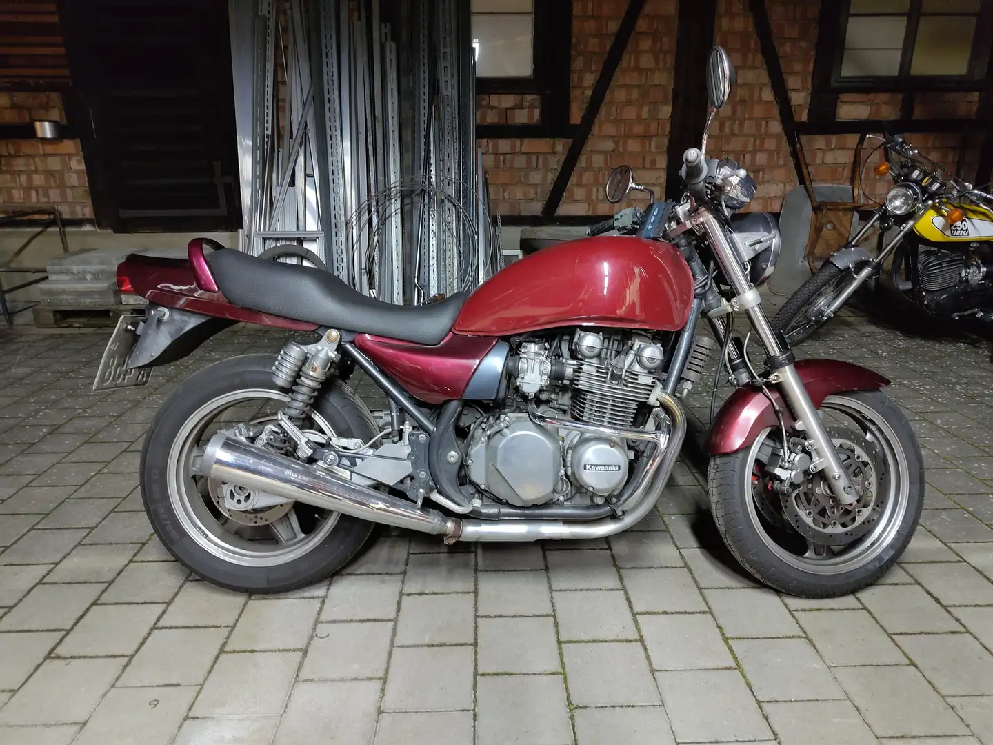 Kawasaki Zephyr 750 crvena - 2