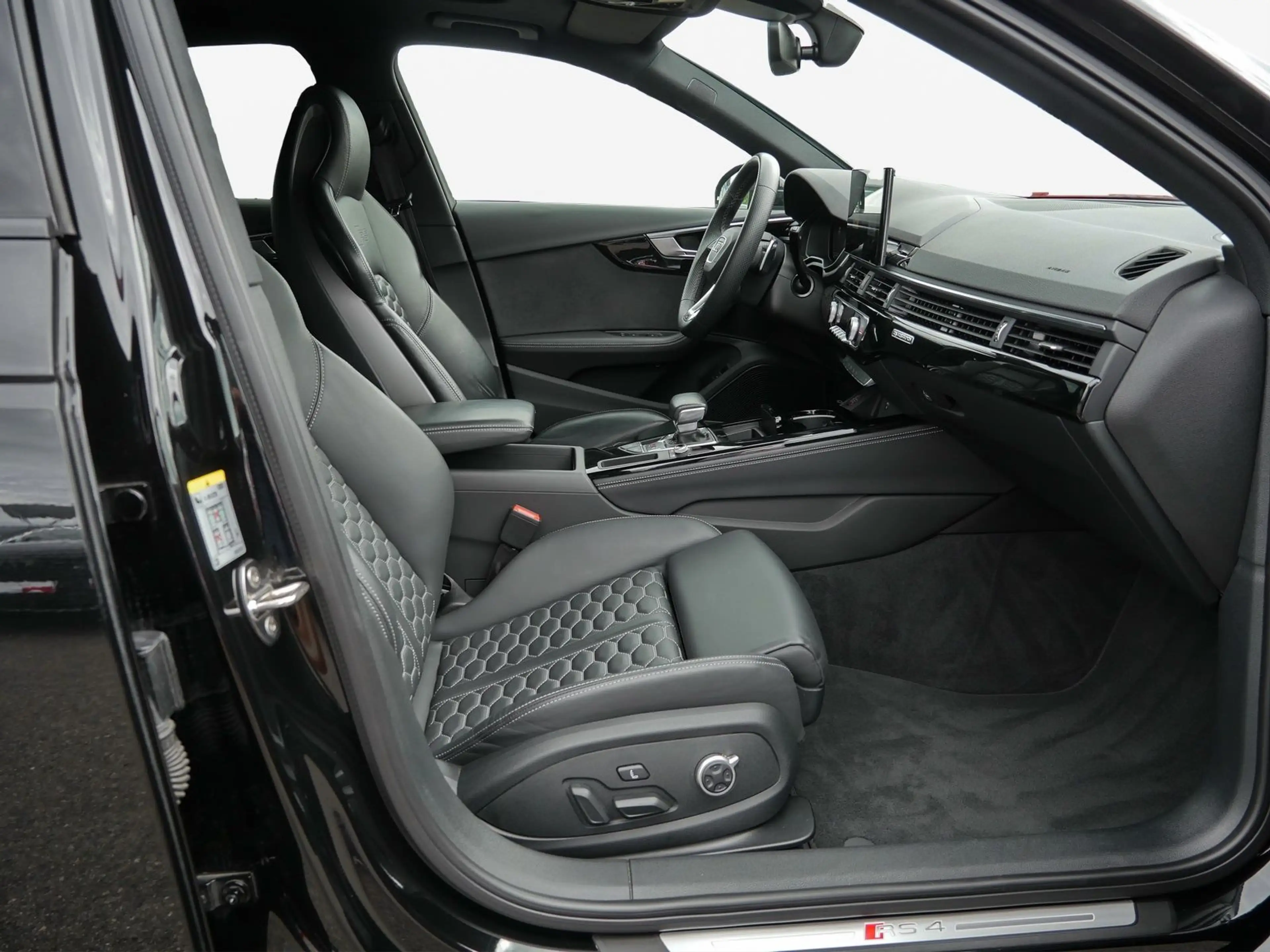 Audi RS4 quattro B&O*Schwarz*Pano*HuD*360° — photo 4