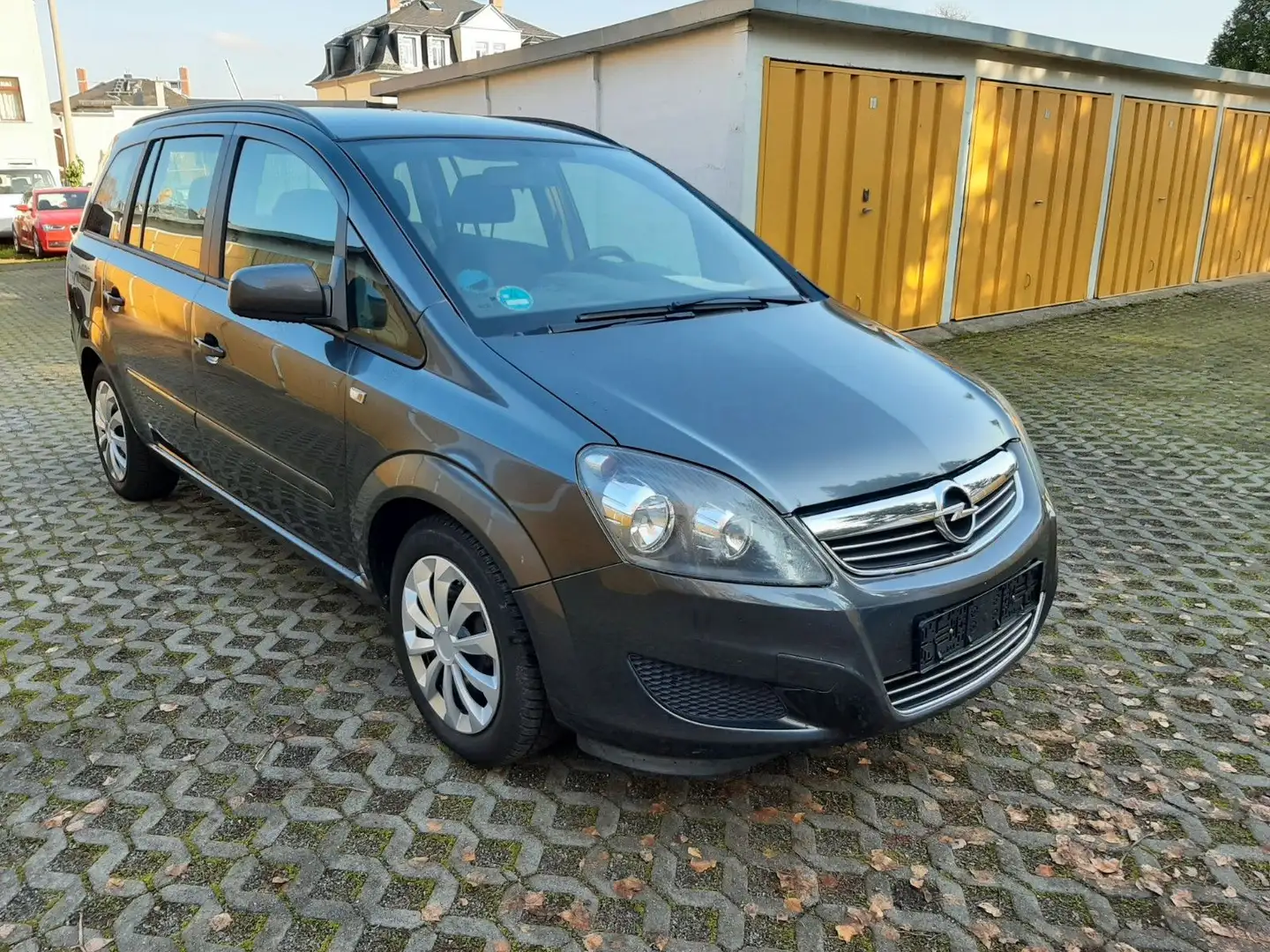 Opel Zafira 1.6 ecoFLEX Family,7.Sitze,Klima Grau - 1