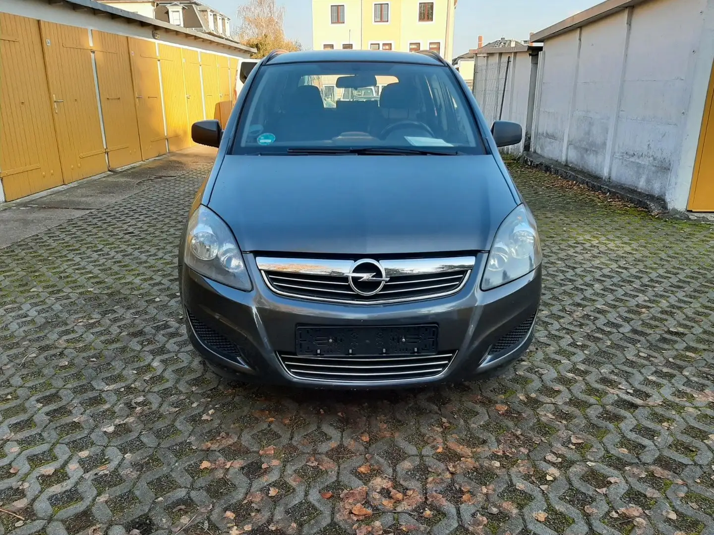 Opel Zafira 1.6 ecoFLEX Family,7.Sitze,Klima Grau - 2