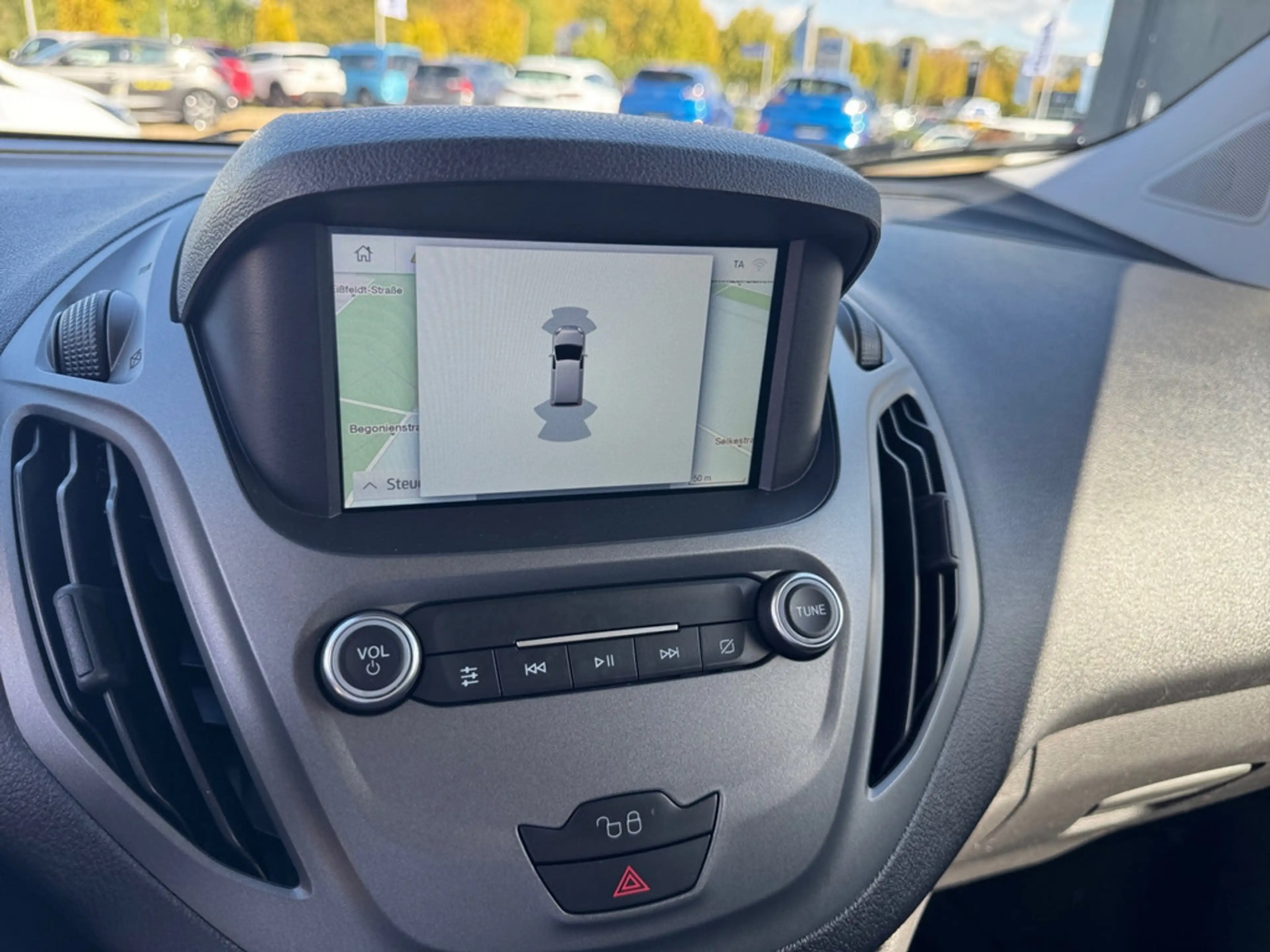 Ford Transit Courier TREND 1.5 TDCI PDC SHZ NAVI — photo 15