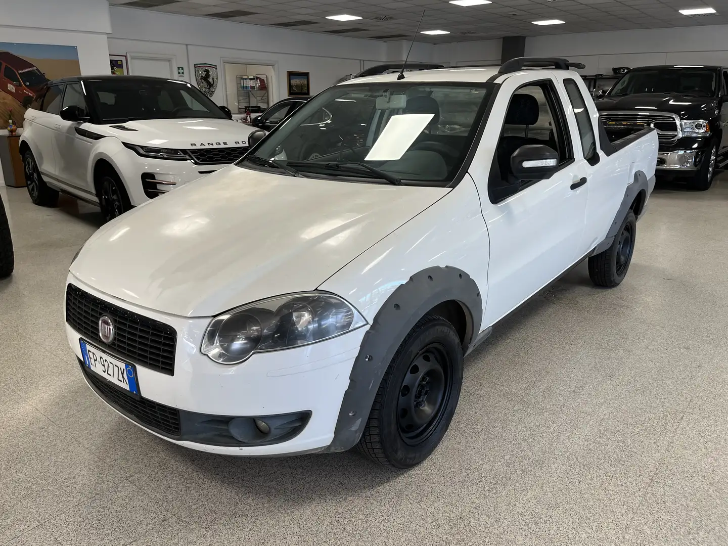 Fiat Strada 1.3 MultiJet TREKKING bijela - 1