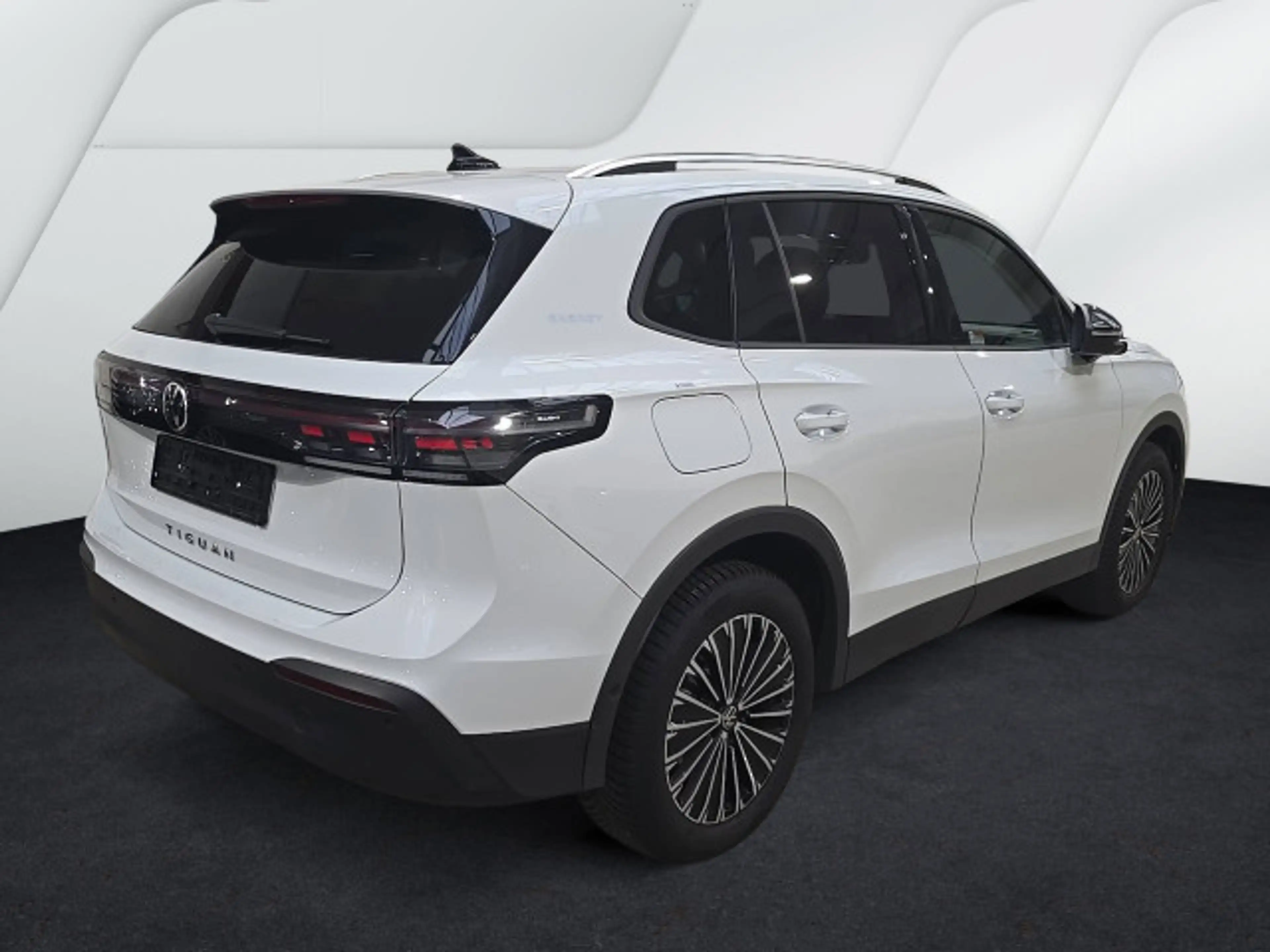 Volkswagen Tiguan Energy 2.0 TDI LED Navi AHK 360° RFK SHZ — photo 3