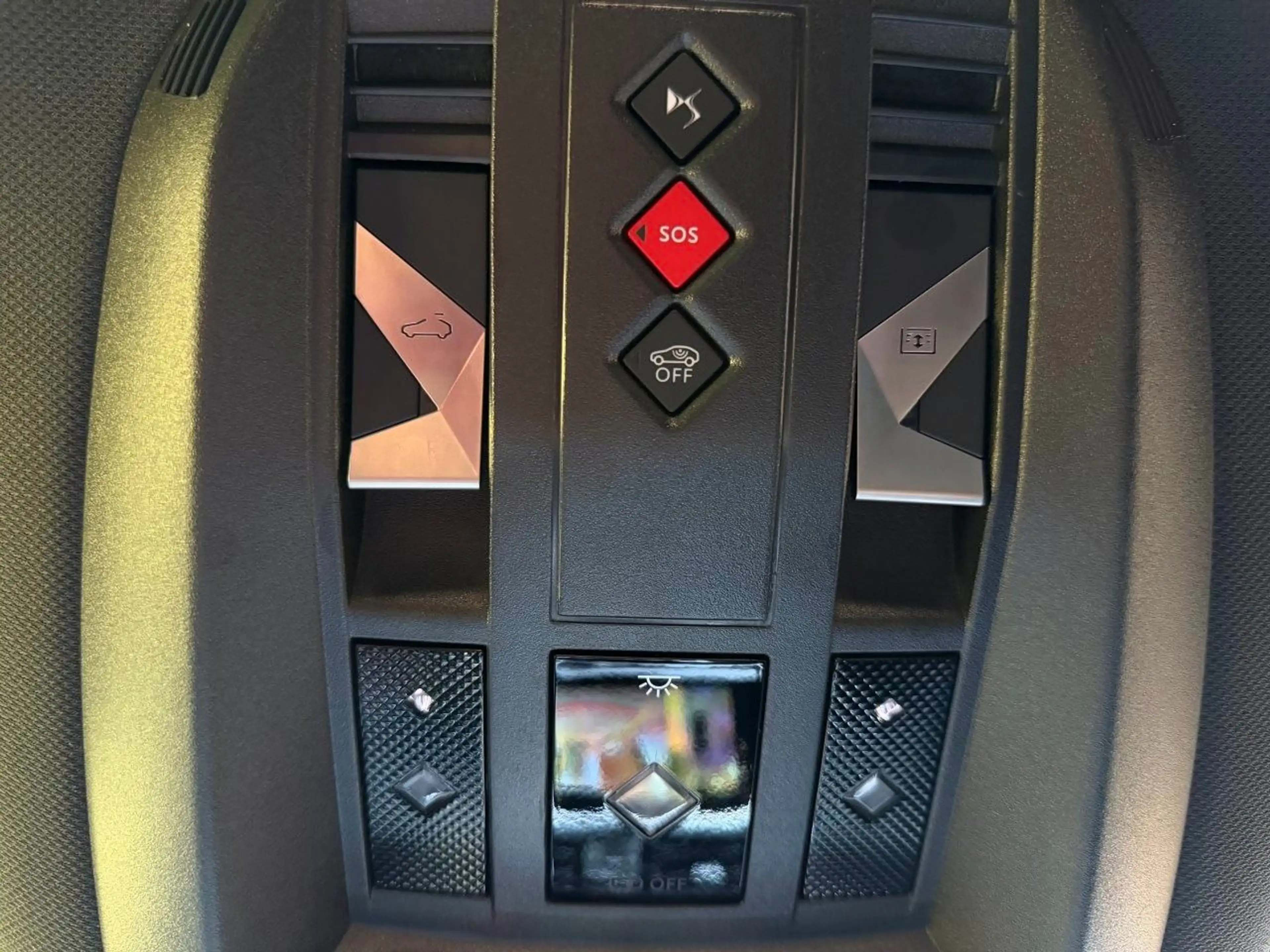 DS Automobiles DS 7 Crossback DS7 Etoile BlueHDI 130 EAT8 Panoramaschiebedach,Focal,Nappa,20" — photo 8