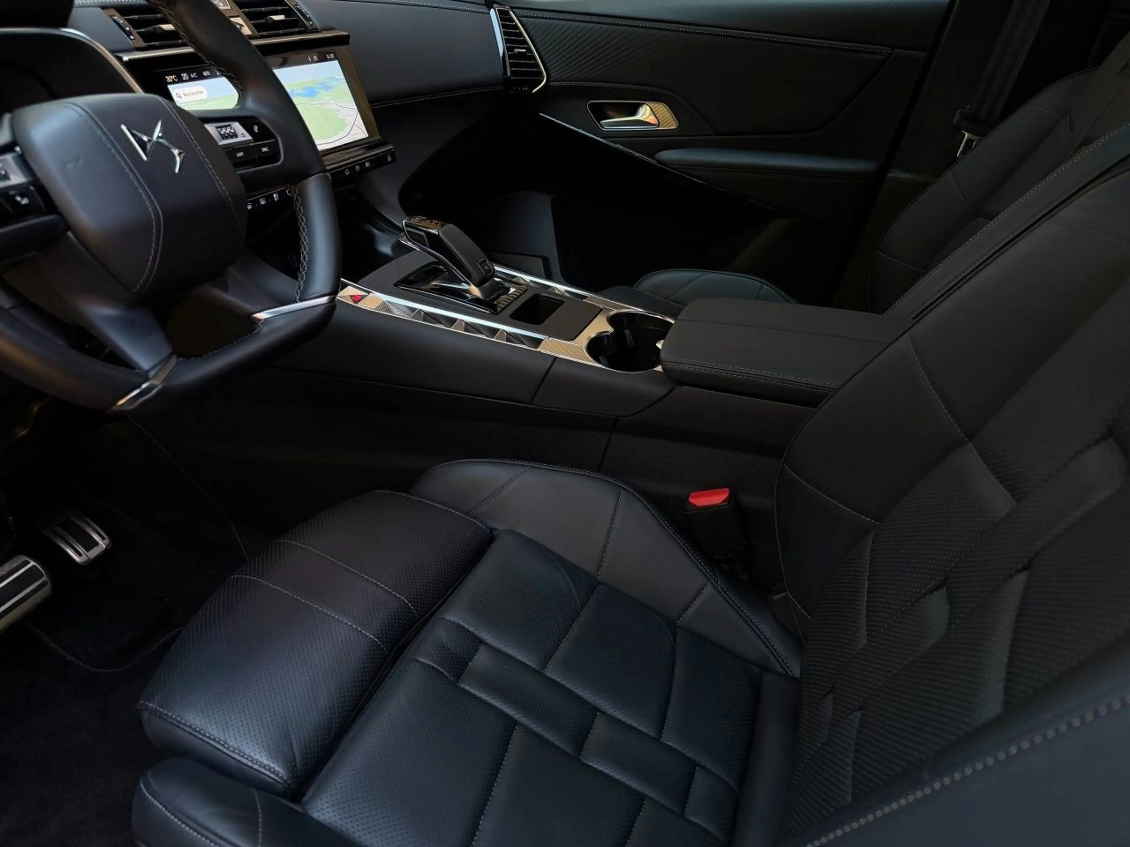 DS Automobiles DS 7 Crossback DS7 Etoile BlueHDI 130 EAT8 Panoramaschiebedach,Focal,Nappa,20" — photo 9
