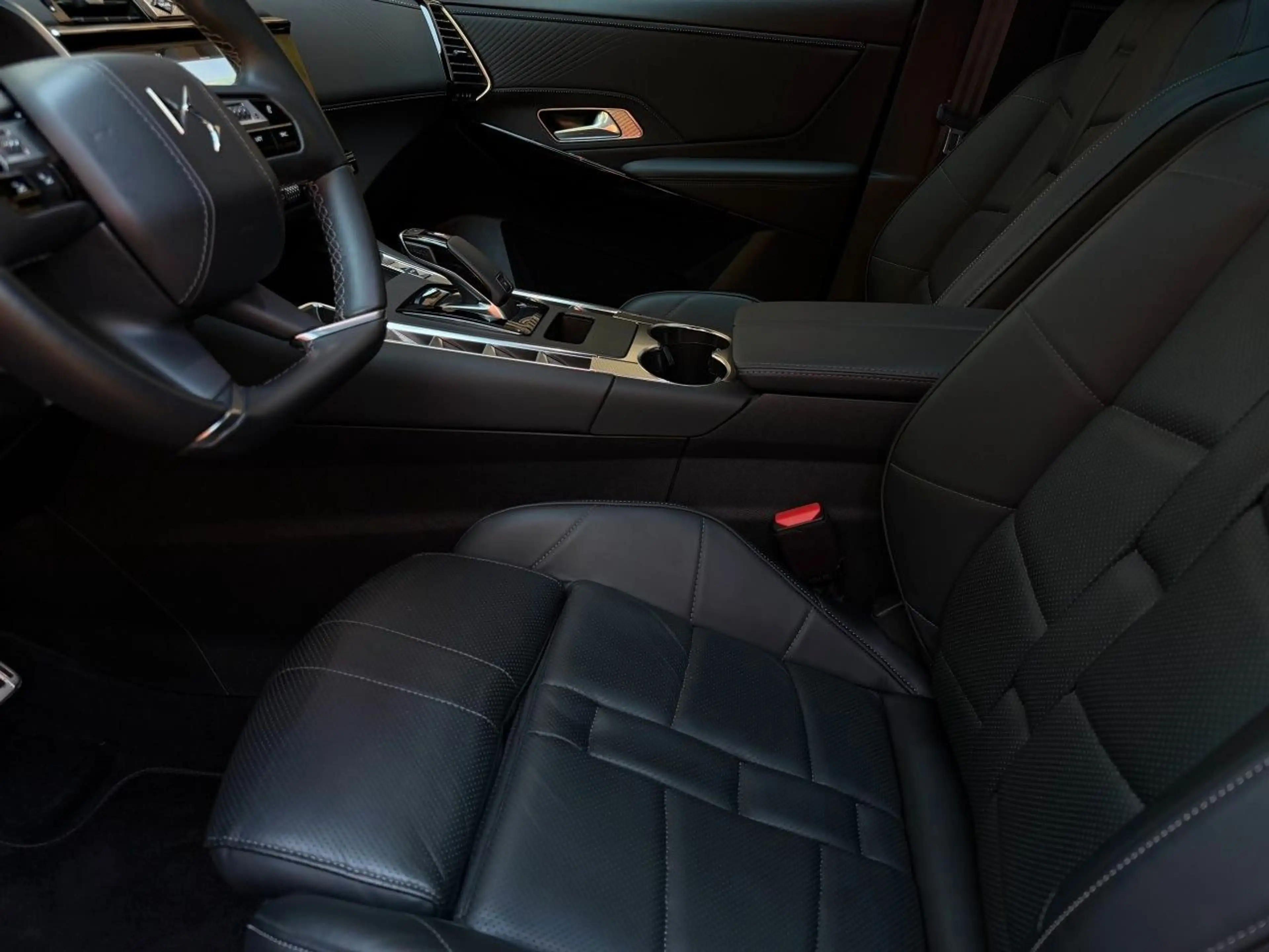 DS Automobiles DS 7 Crossback DS7 Etoile BlueHDI 130 EAT8 Panoramaschiebedach,Focal,Nappa,20" — photo 10