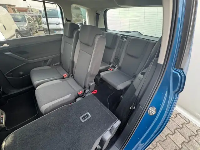 Volkswagen Touran view 14