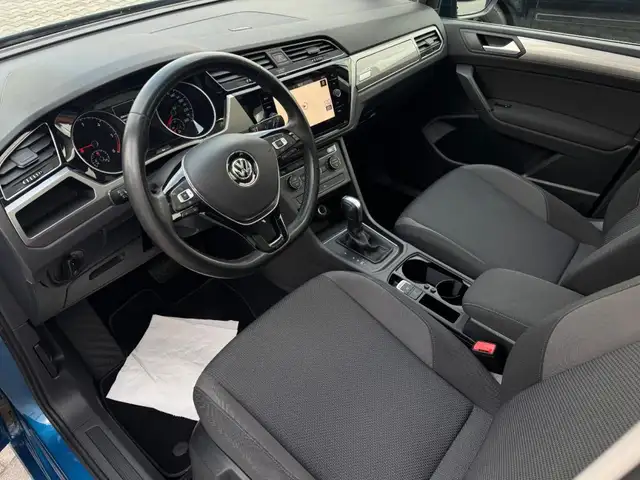 Volkswagen Touran view 15