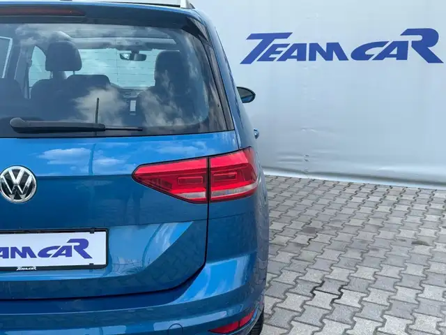 Volkswagen Touran view 12