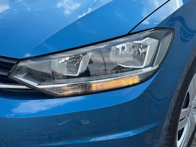Volkswagen Touran view 11