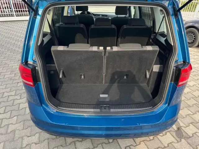 Volkswagen Touran view 10