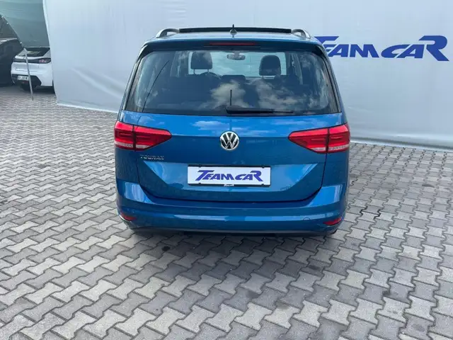 Volkswagen Touran view 4