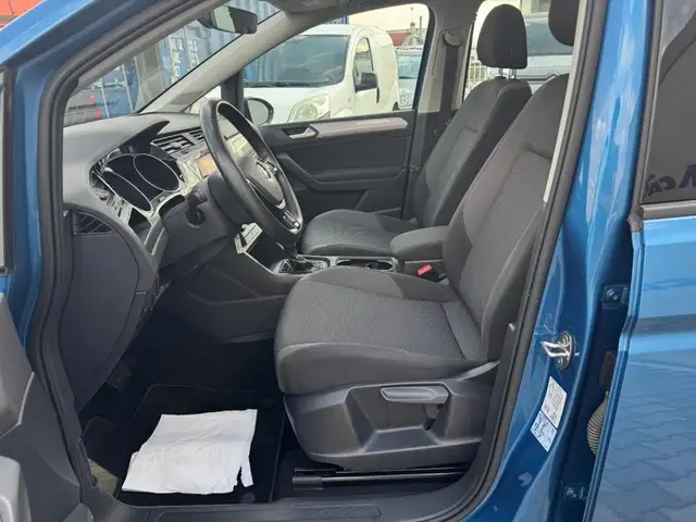 Volkswagen Touran view 13