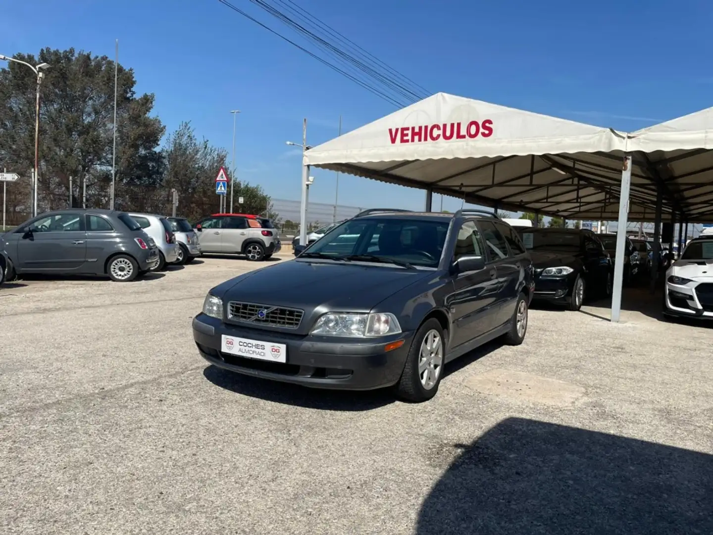 Volvo V40 1.9D Limited Sport Edition 115 Bruin - 1