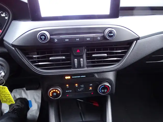 Ford Focus view 15