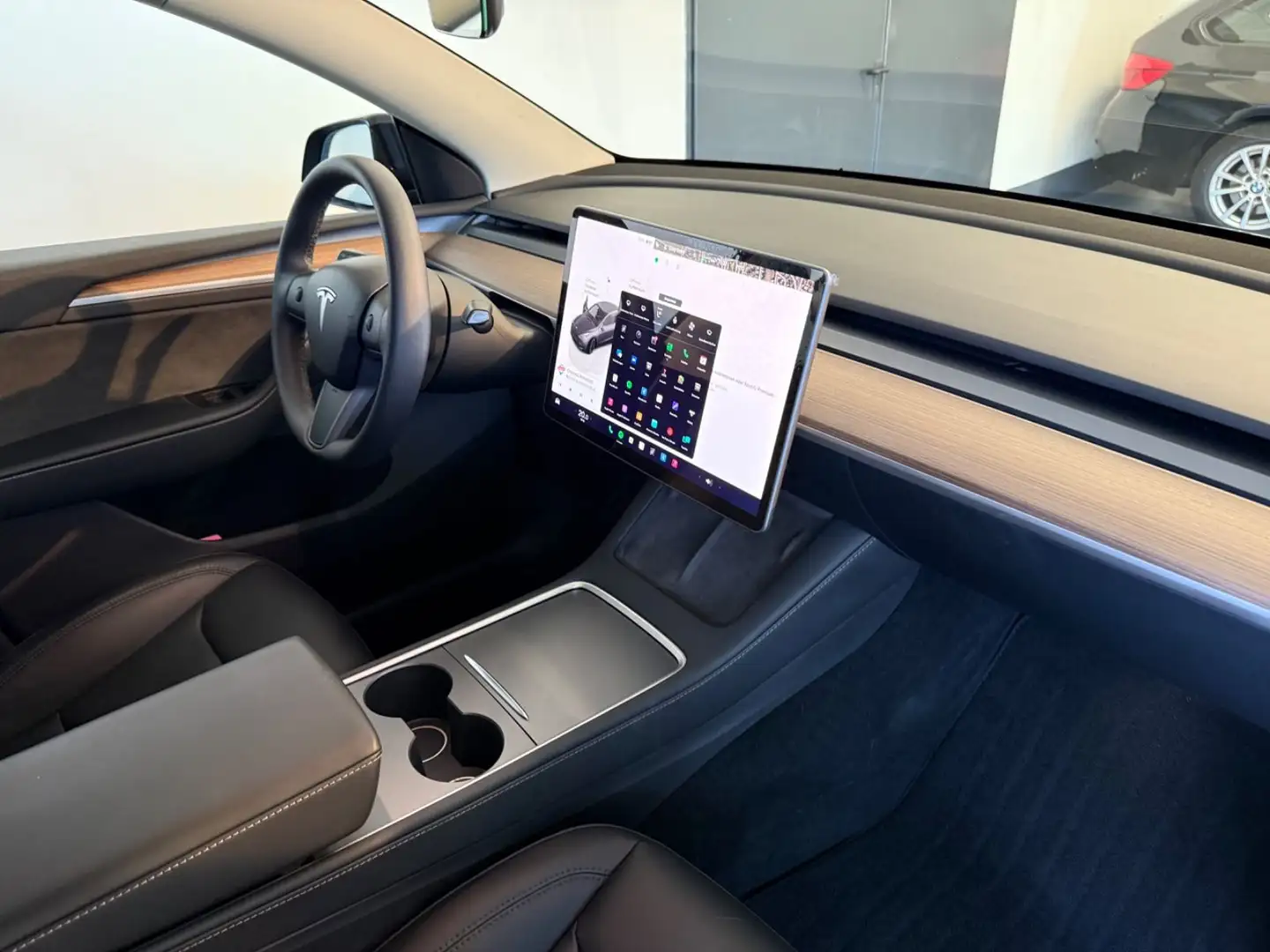 Tesla Model Y MODEL Y PERFORMANCE DUAL MOTOR AWD* SOFORT * Schwarz - 2