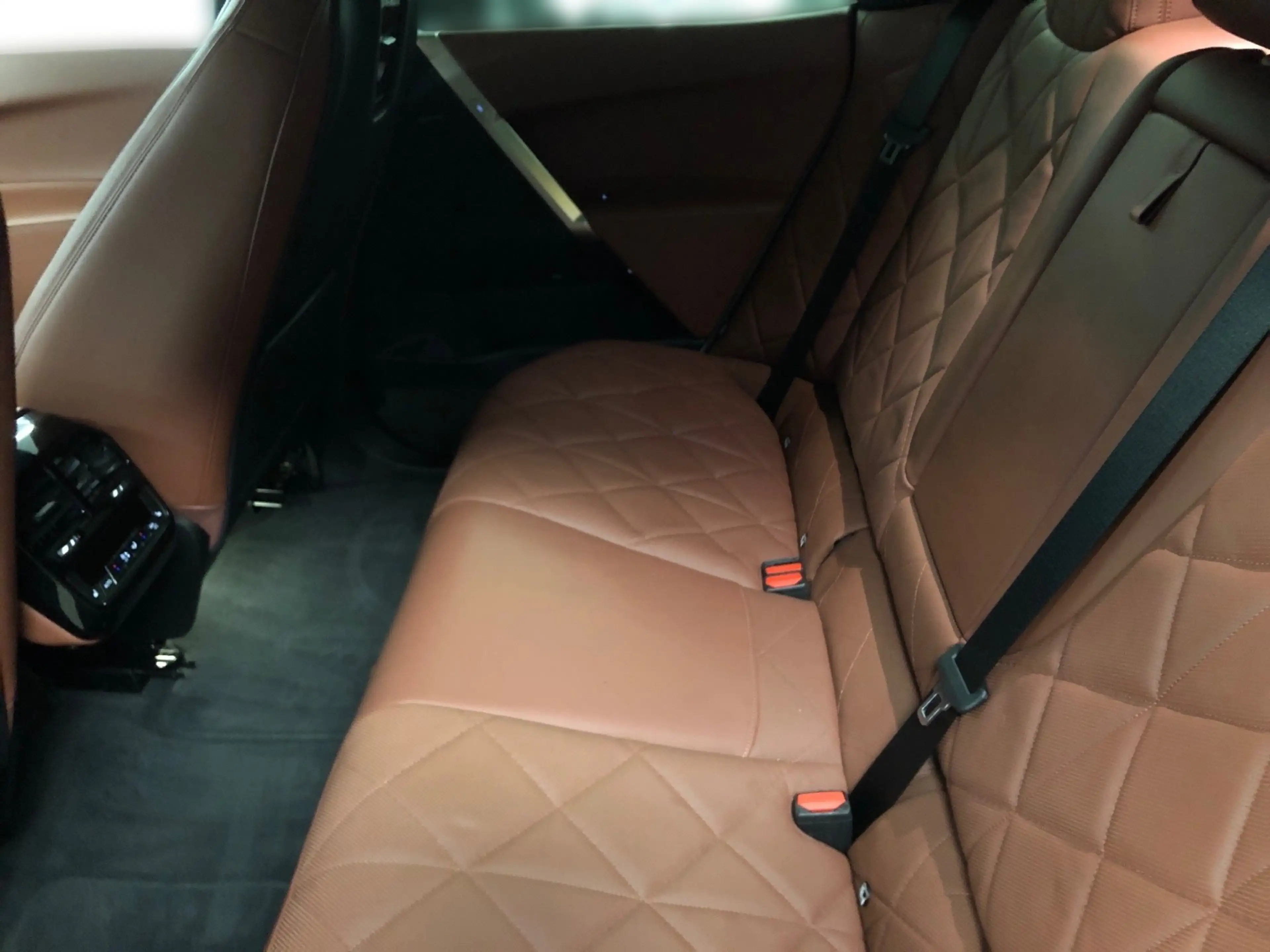 BMW iX xDrive40 AHK*Laser*DrivingAssistProf*SkyLounge*Sui — photo 11