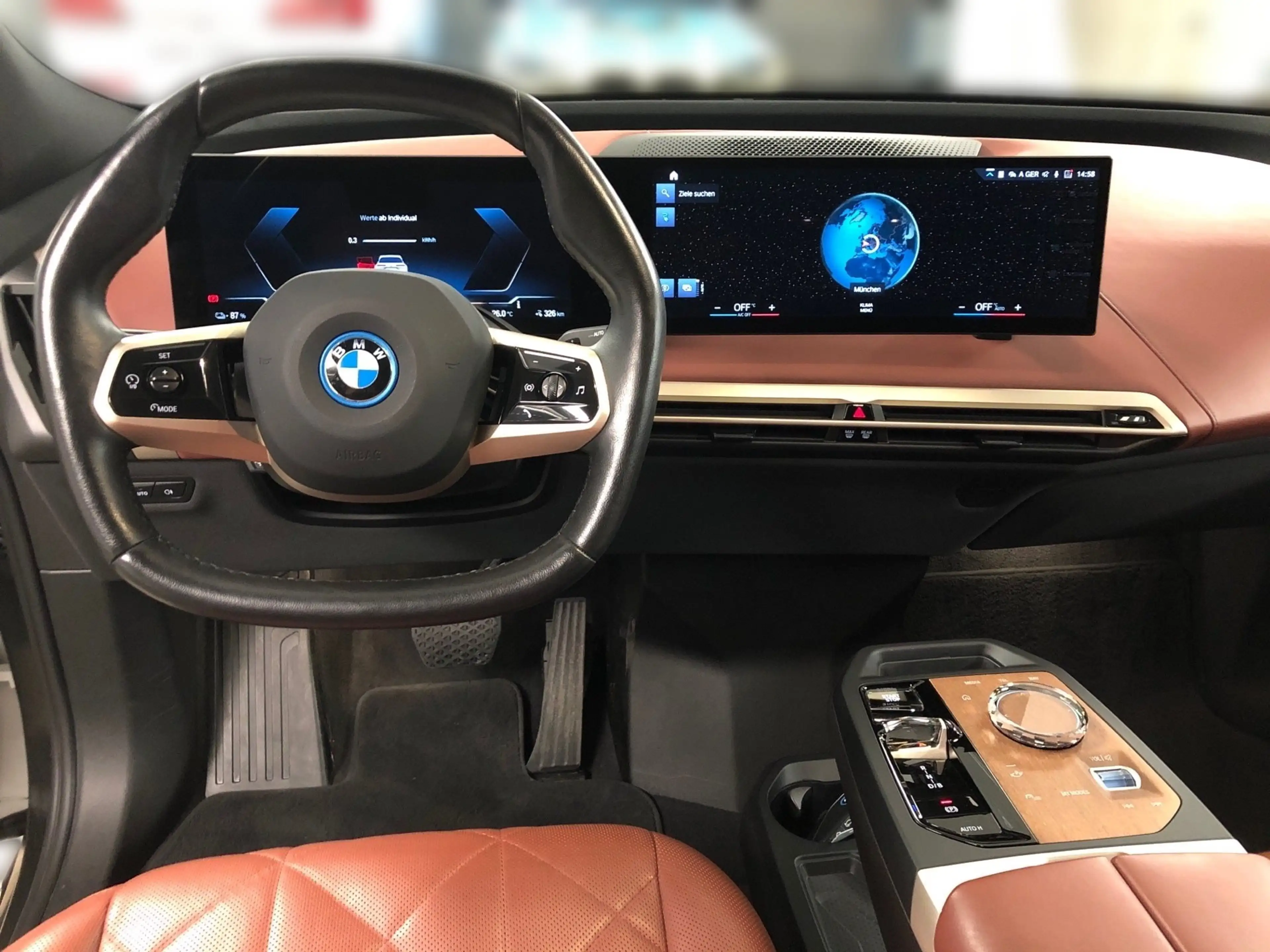 BMW iX xDrive40 AHK*Laser*DrivingAssistProf*SkyLounge*Sui — photo 10