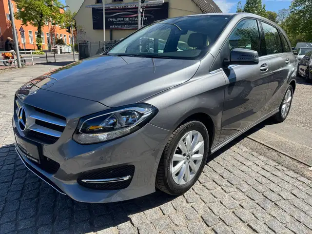 Mercedes-Benz B 180 *NAVI*TEMPOMAT*2xPDC*2xSITZHEIZUNG