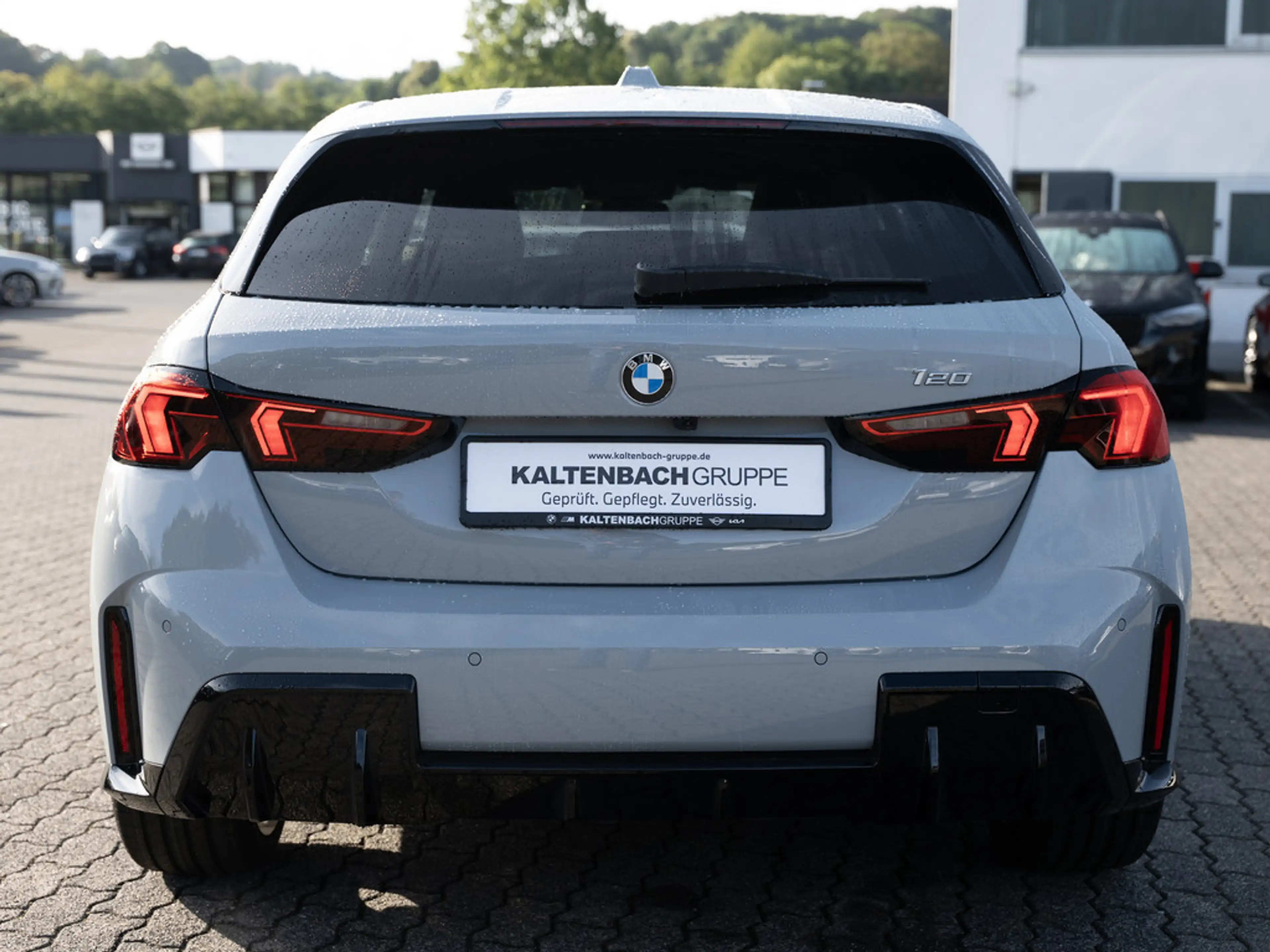 BMW 120 M-Sport PANO AHK HUD 360° LED ACC NAVI — photo 6