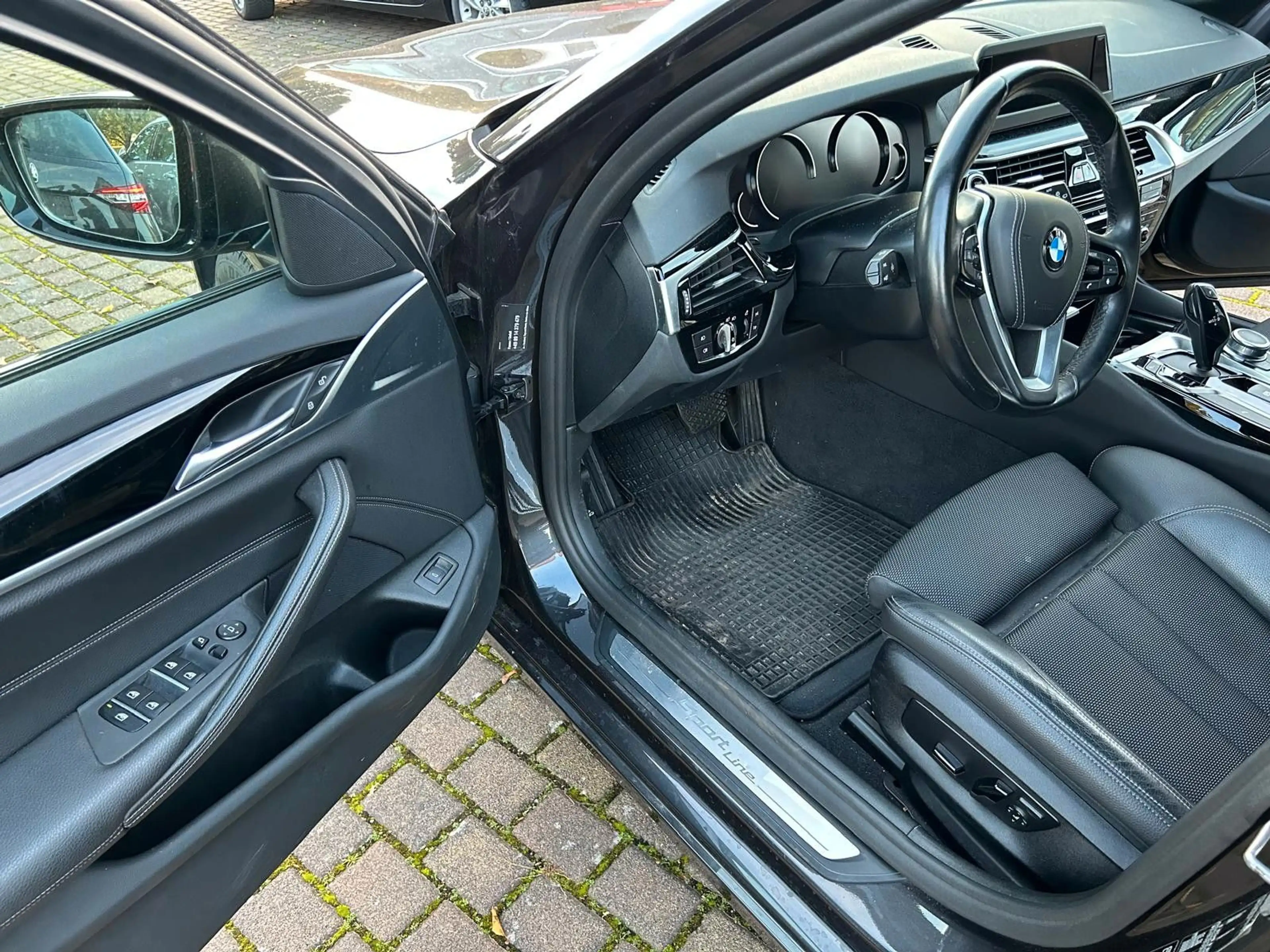 BMW 530 i xDrive Sport Line Fast Voll — photo 9