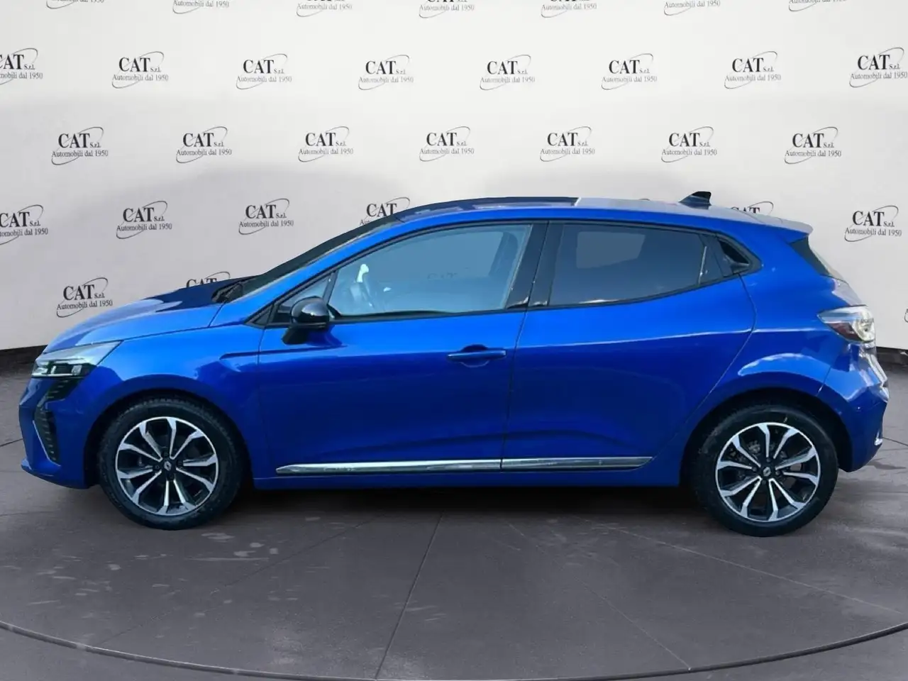 Renault Clio 1.0 TCE TECHNO 8