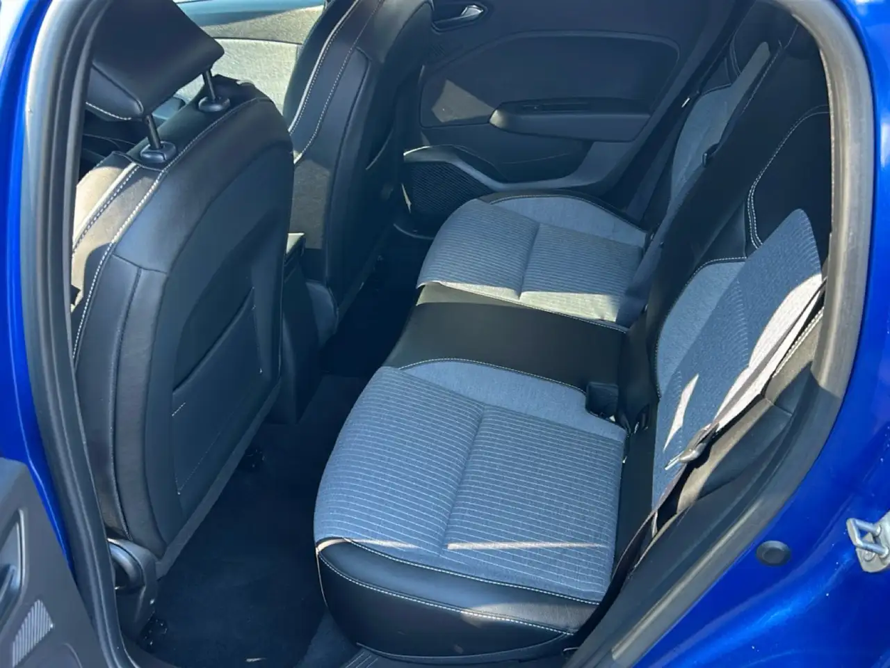Renault Clio 1.0 TCE TECHNO 10