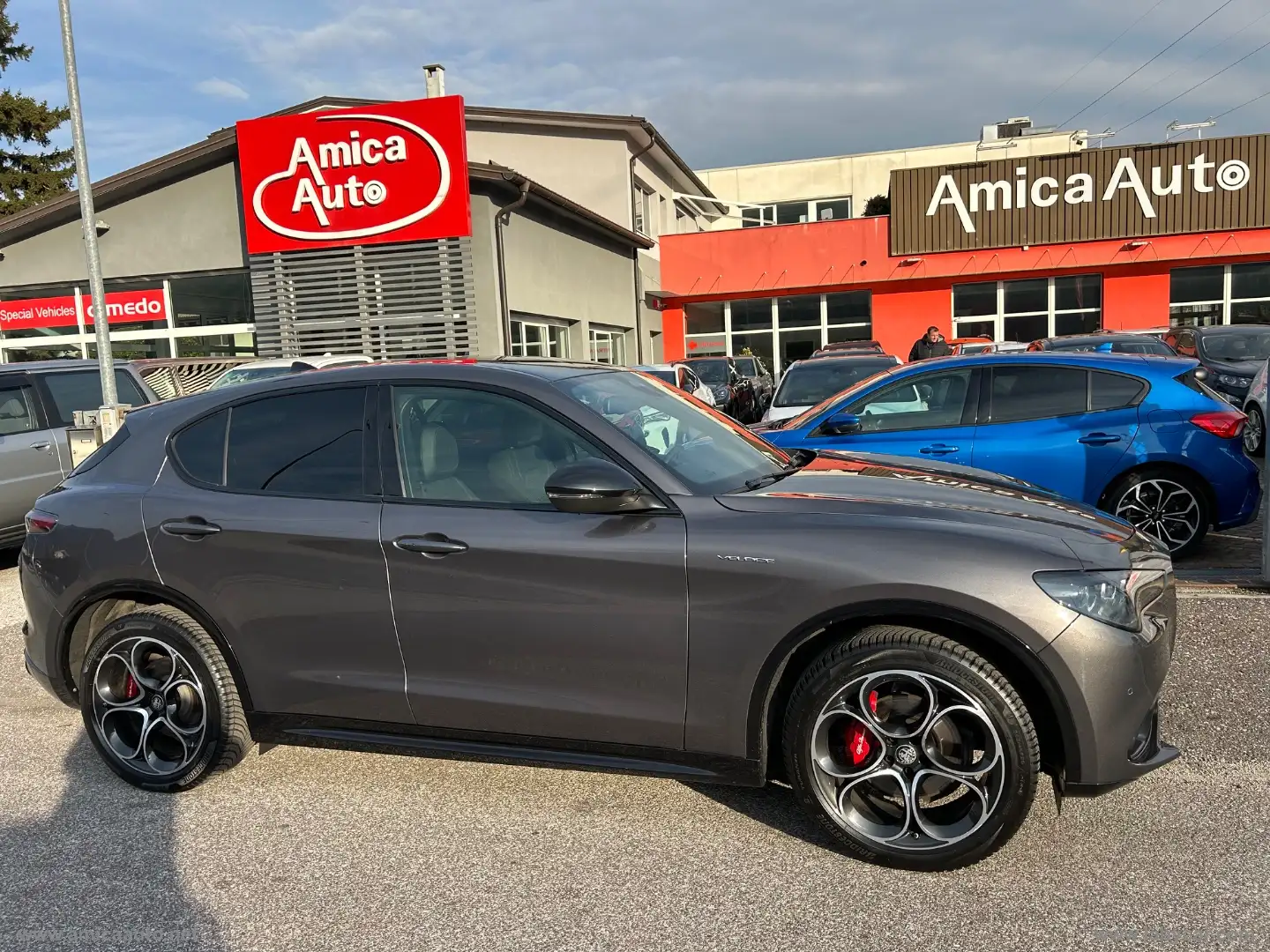 Alfa Romeo Stelvio 2.0 Turbo 280 CV AT8 Q4 Veloce Grigio - 1